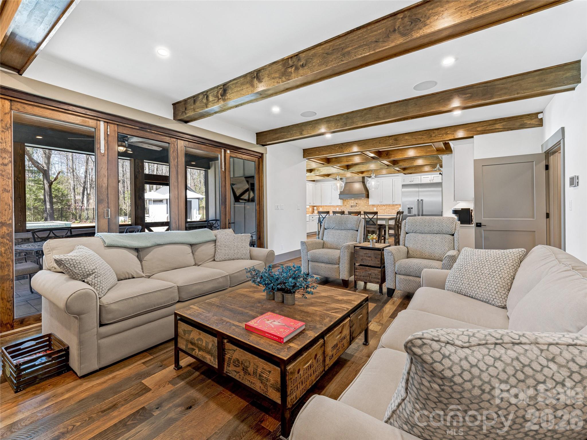 59 W Bradford Hill Road — Mills River