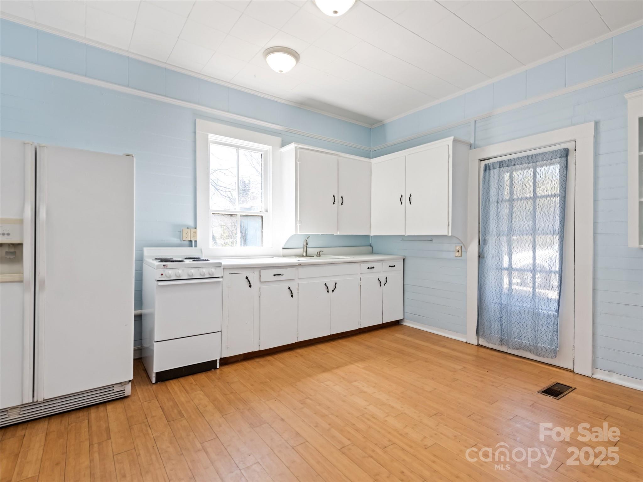 442 and 440 Walnut Street — Waynesville