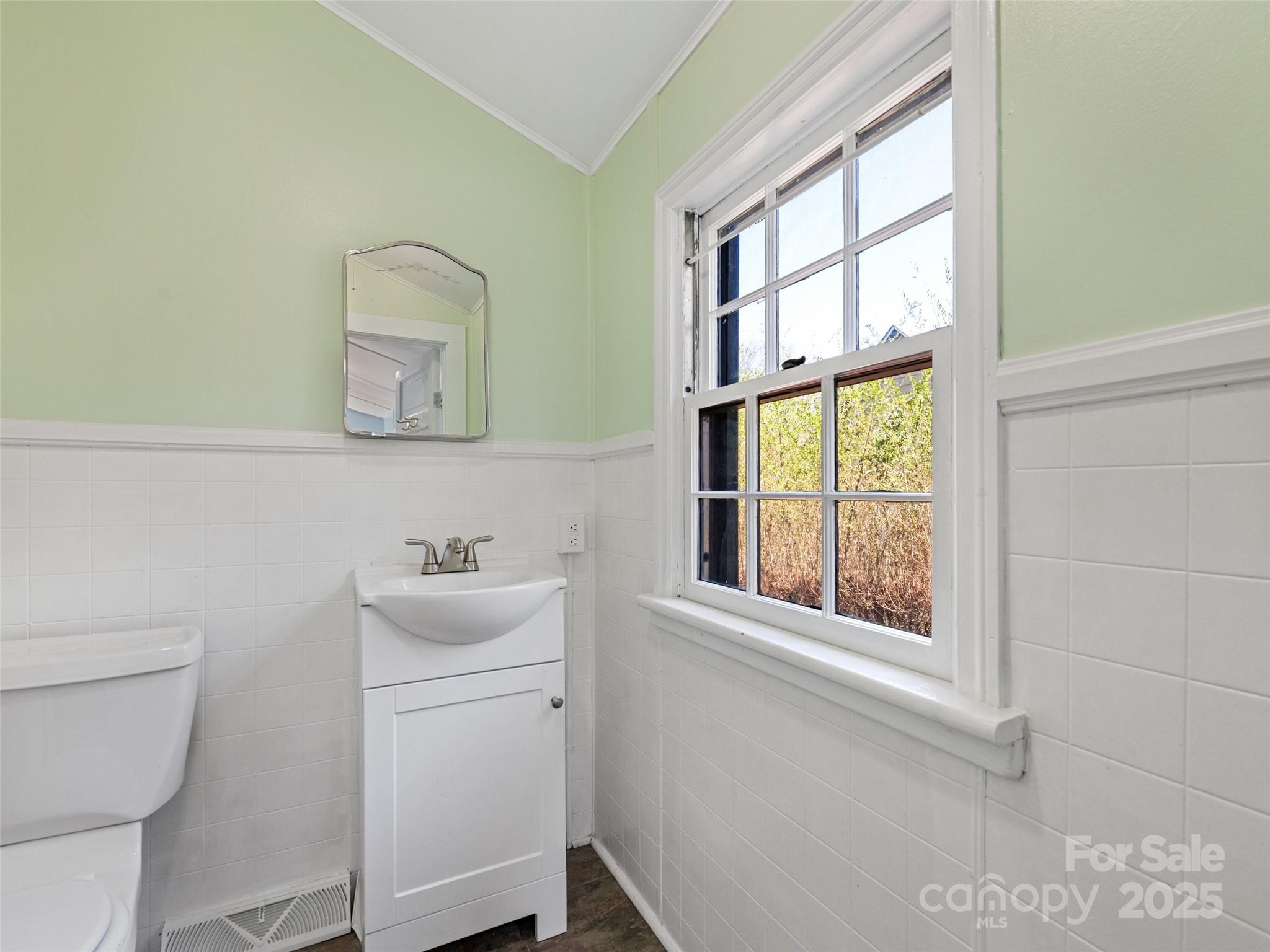 442 and 440 Walnut Street — Waynesville