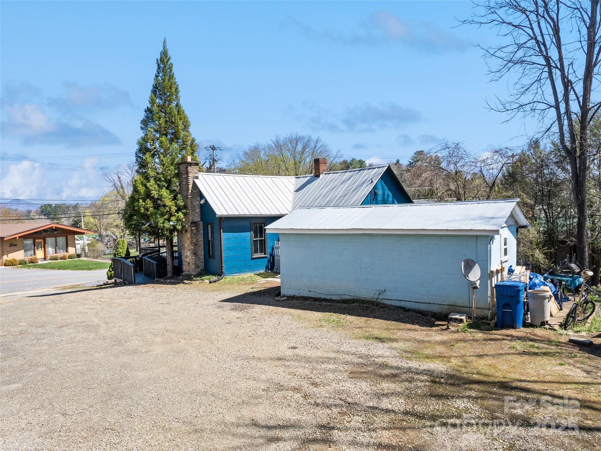 442 and 440 Walnut Street — Waynesville