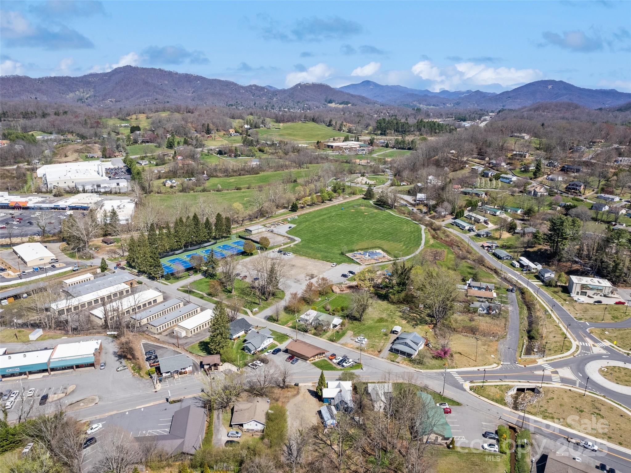 442 and 440 Walnut Street — Waynesville