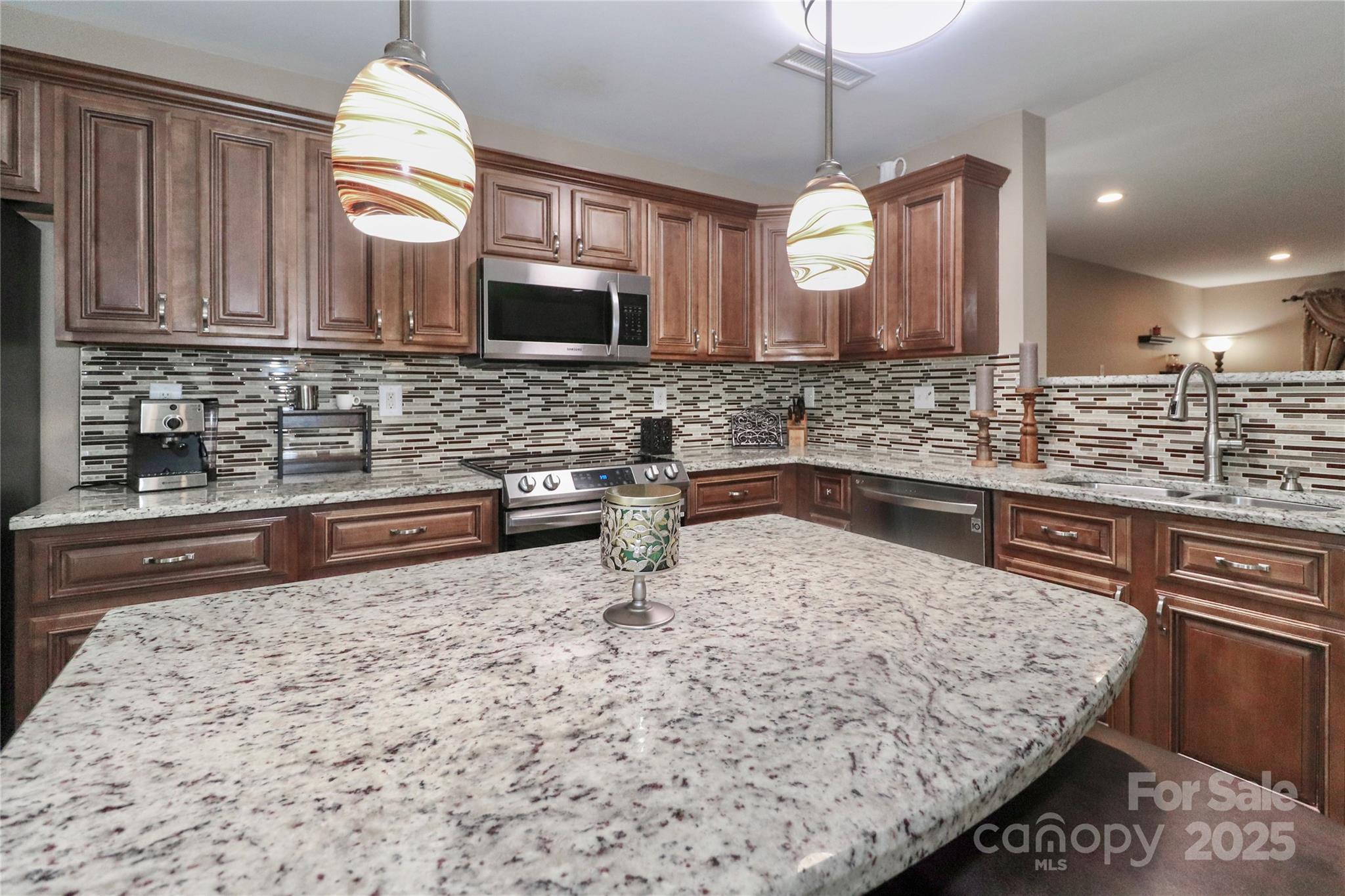 1135 Valley Street — Statesville