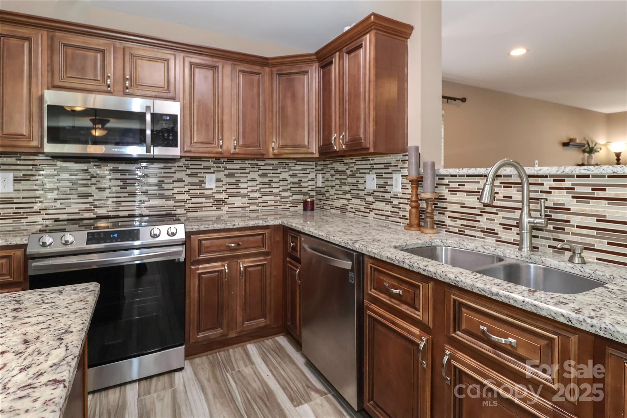 1135 Valley Street — Statesville