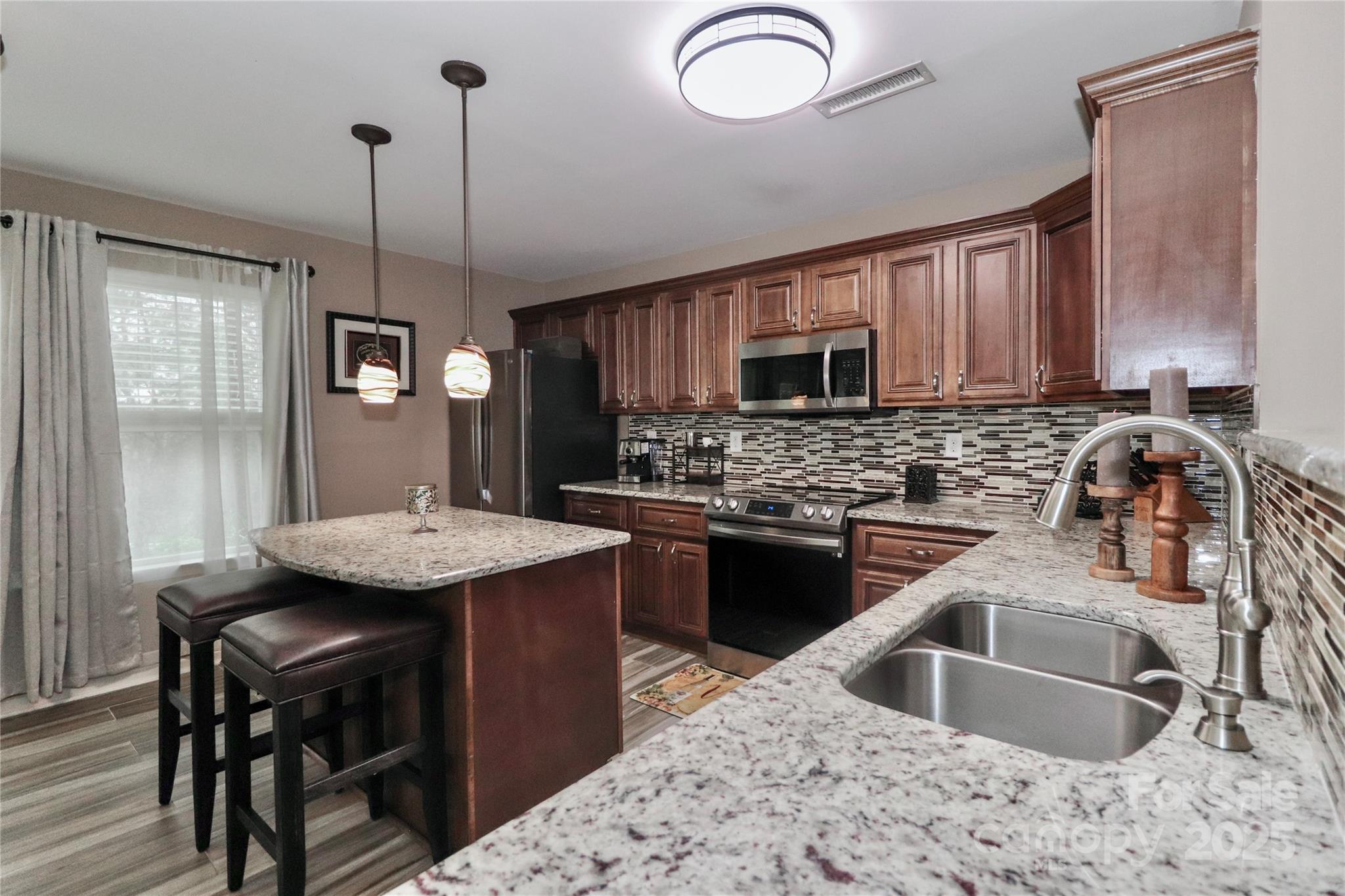 1135 Valley Street — Statesville