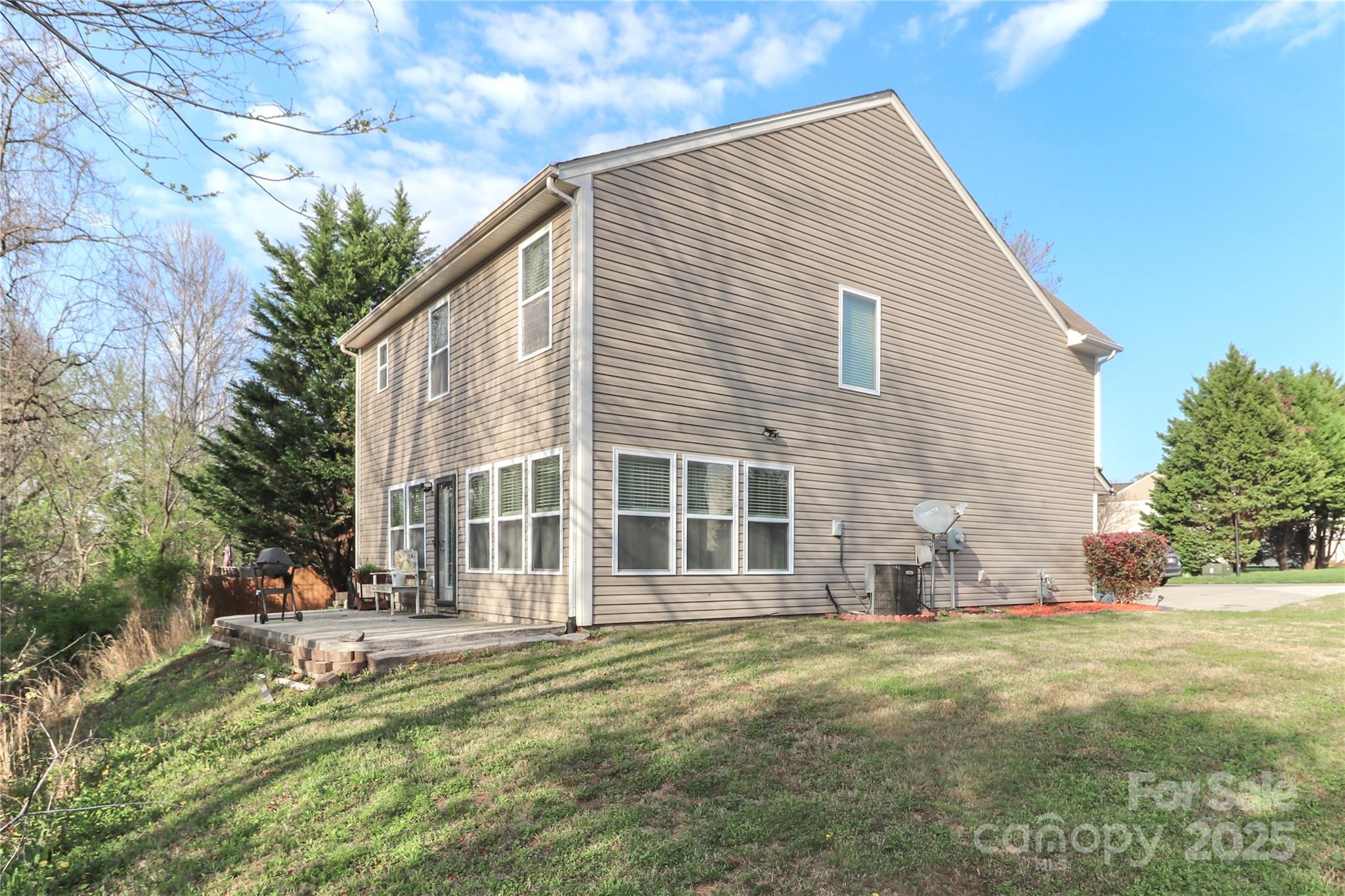 1135 Valley Street — Statesville