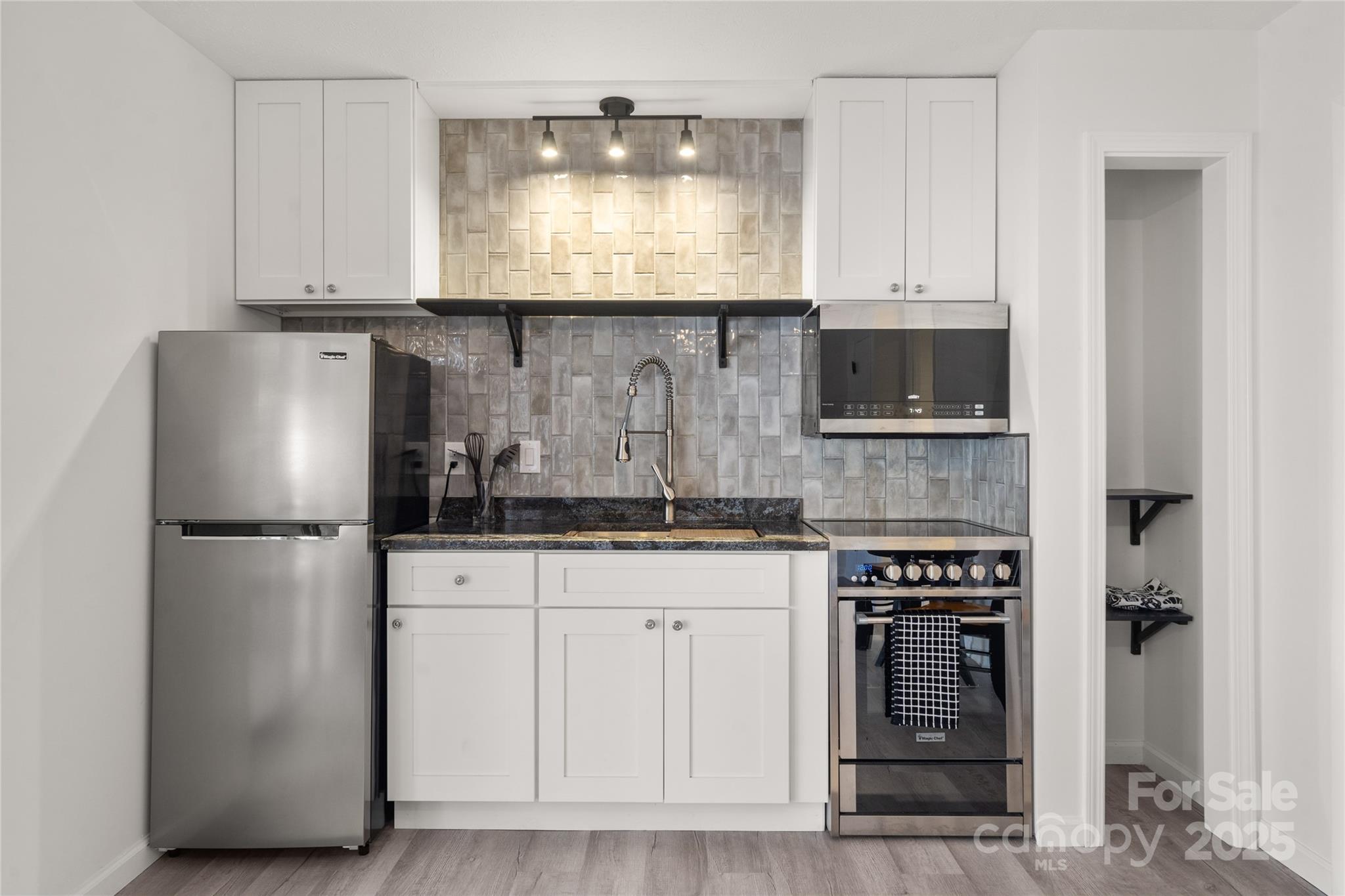 158 Blackberry Lane — Maggie Valley