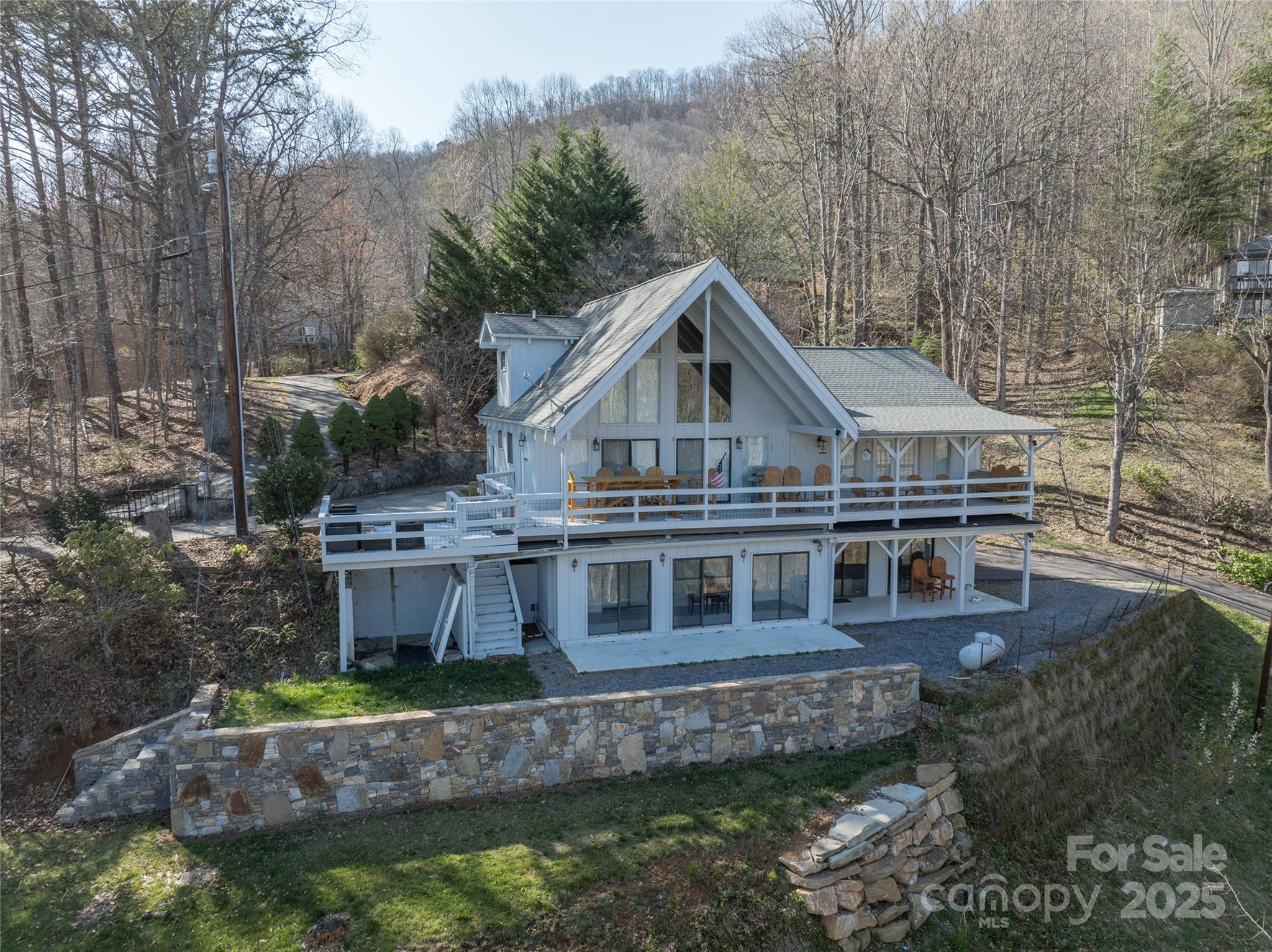 158 Blackberry Lane — Maggie Valley