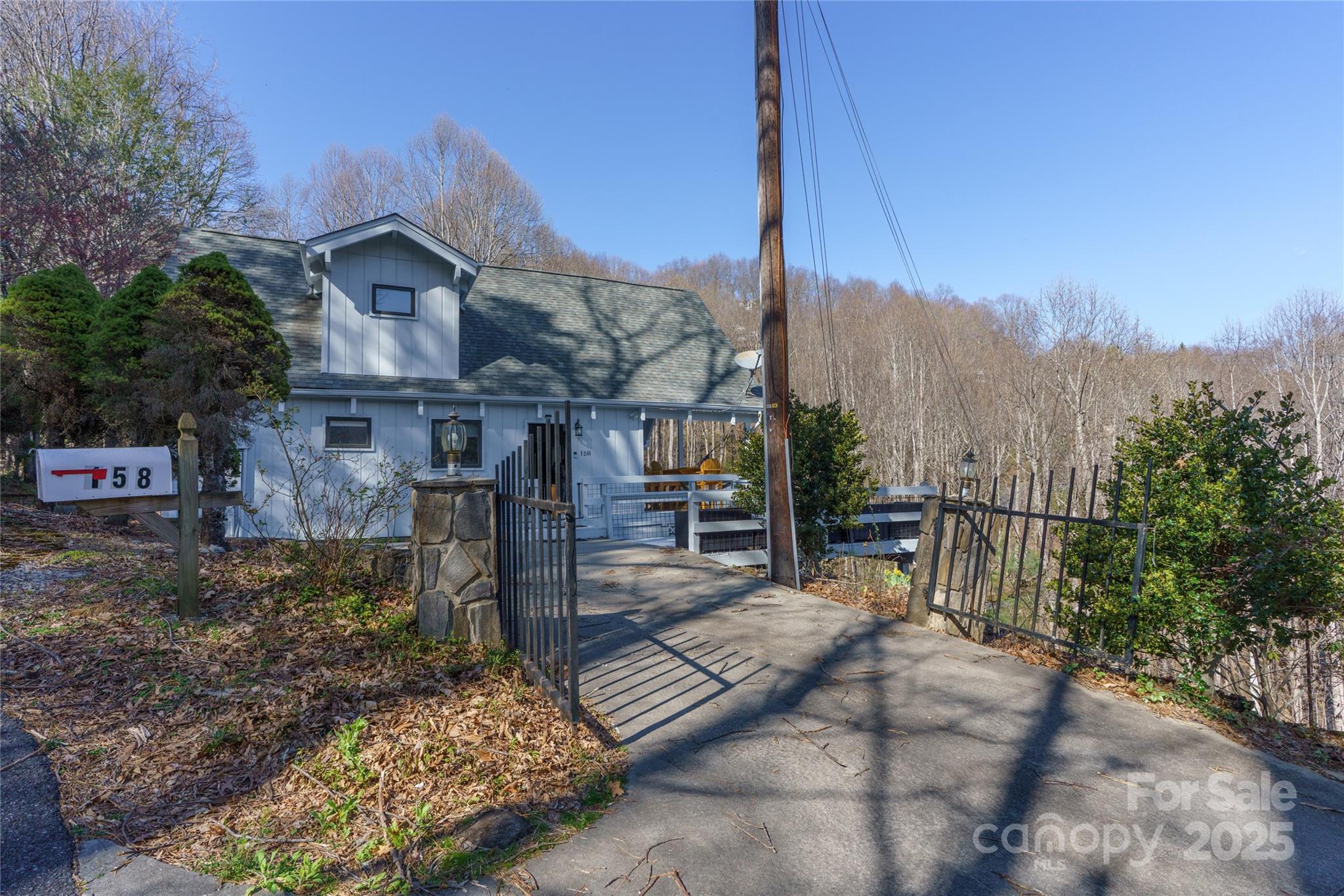 158 Blackberry Lane — Maggie Valley