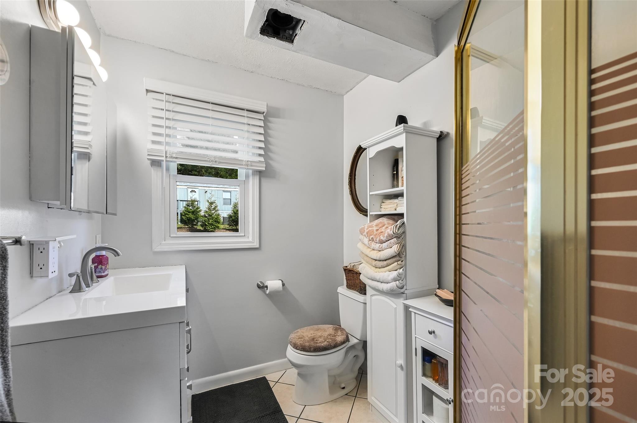 29 Delta Drive — Hendersonville