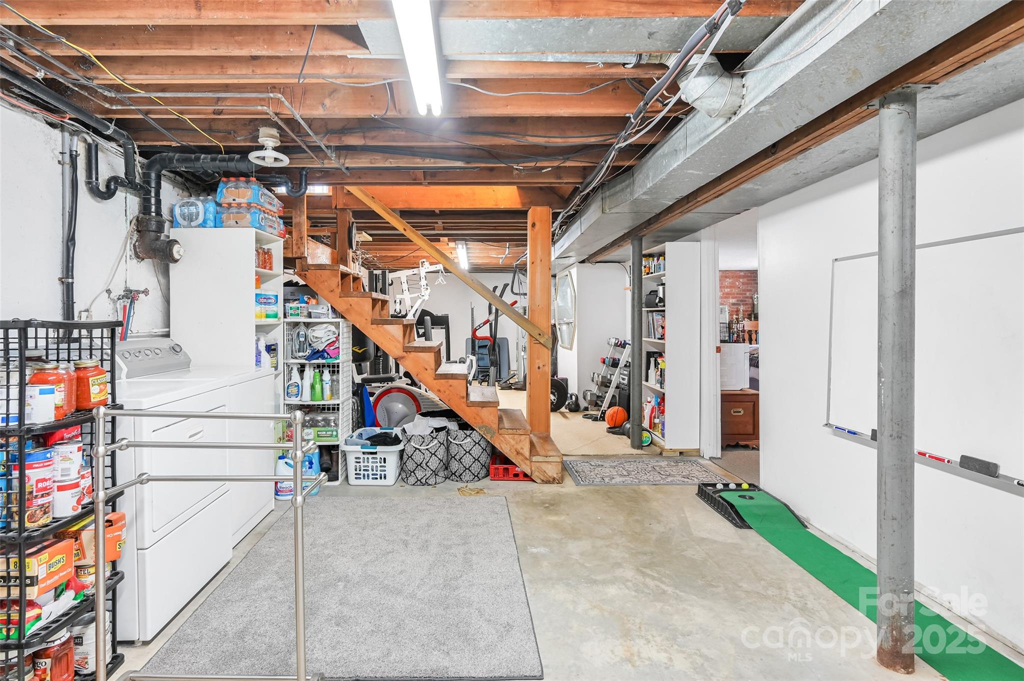 29 Delta Drive — Hendersonville