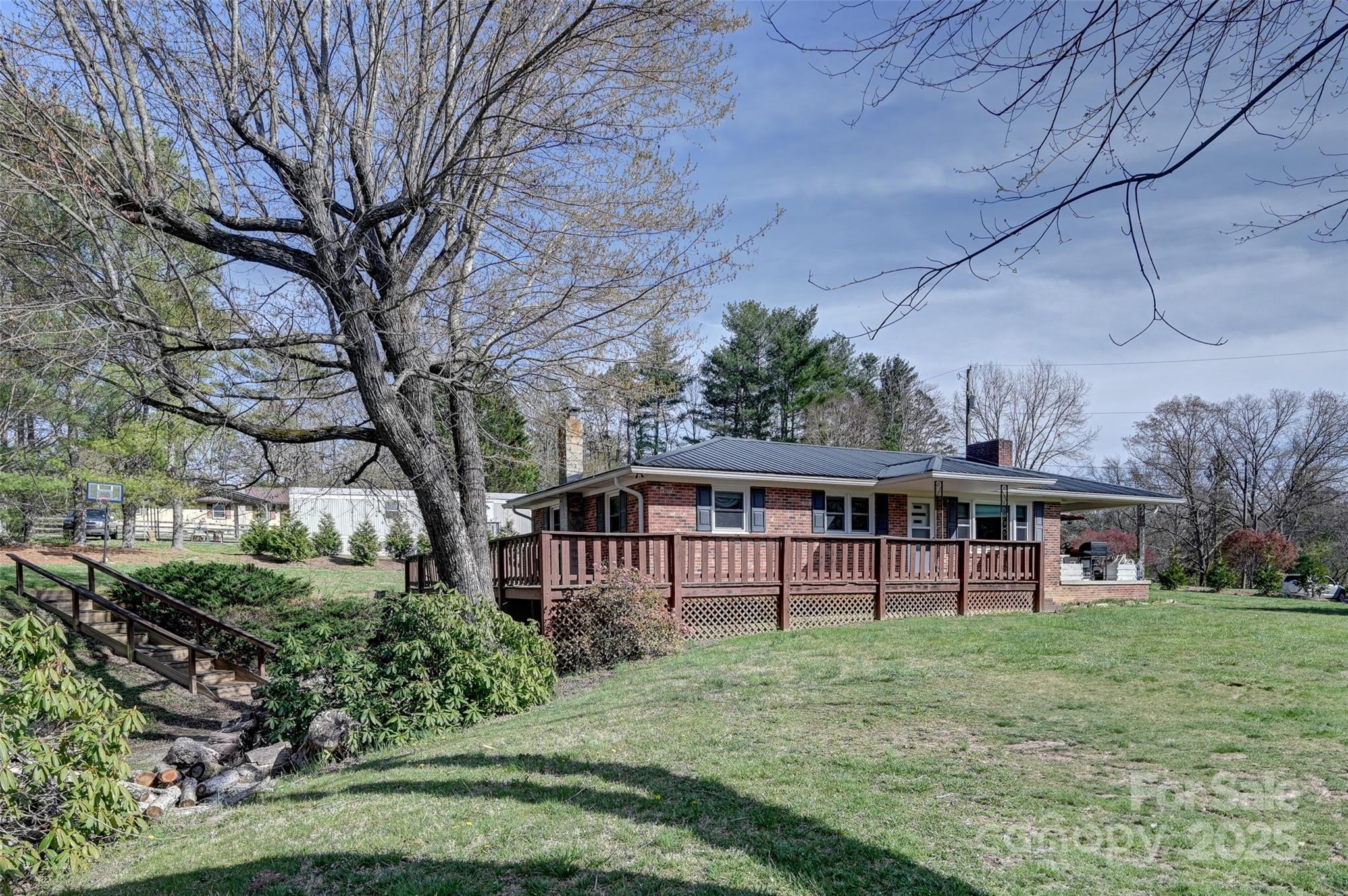 29 Delta Drive — Hendersonville