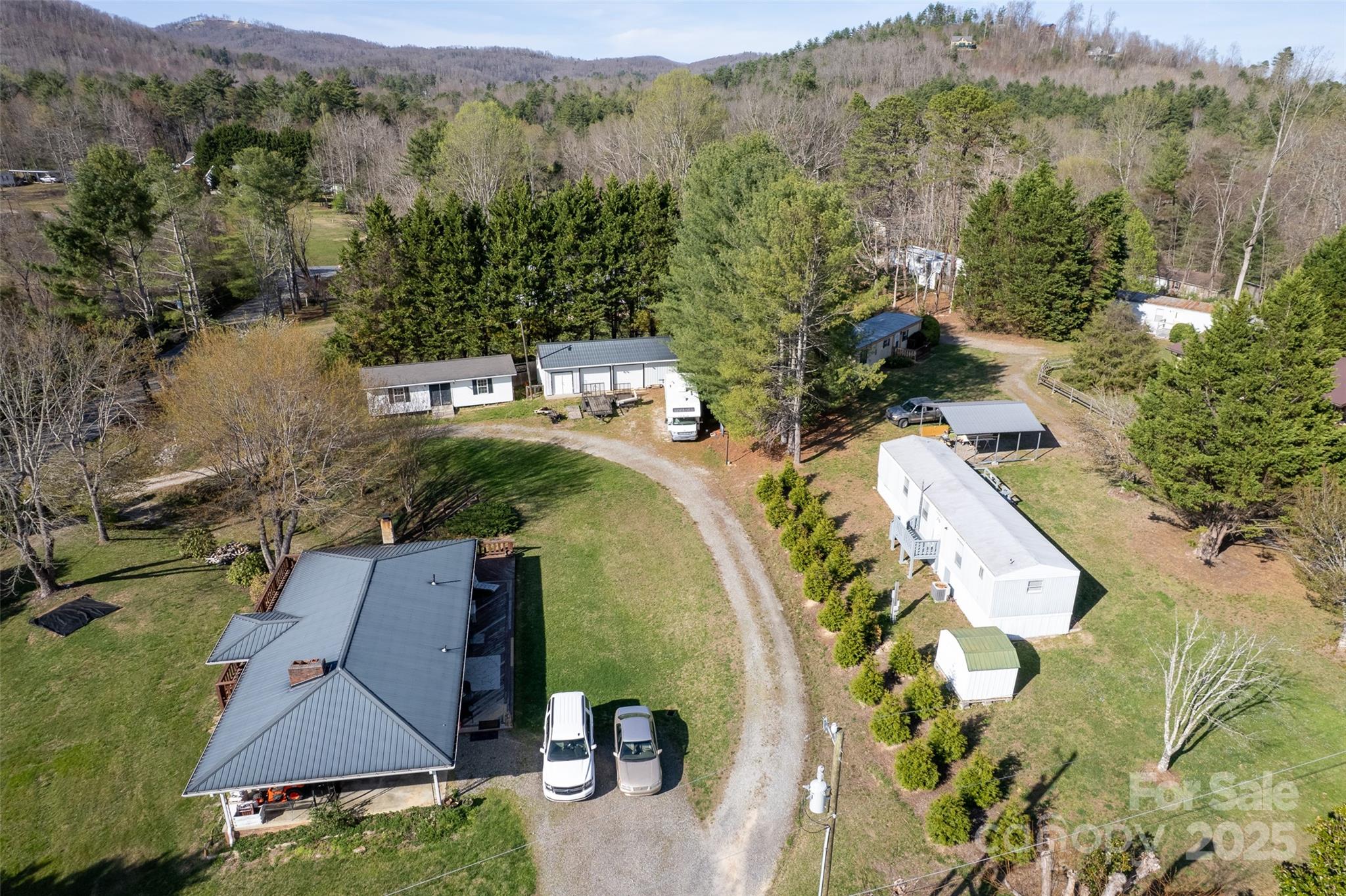 29 Delta Drive — Hendersonville