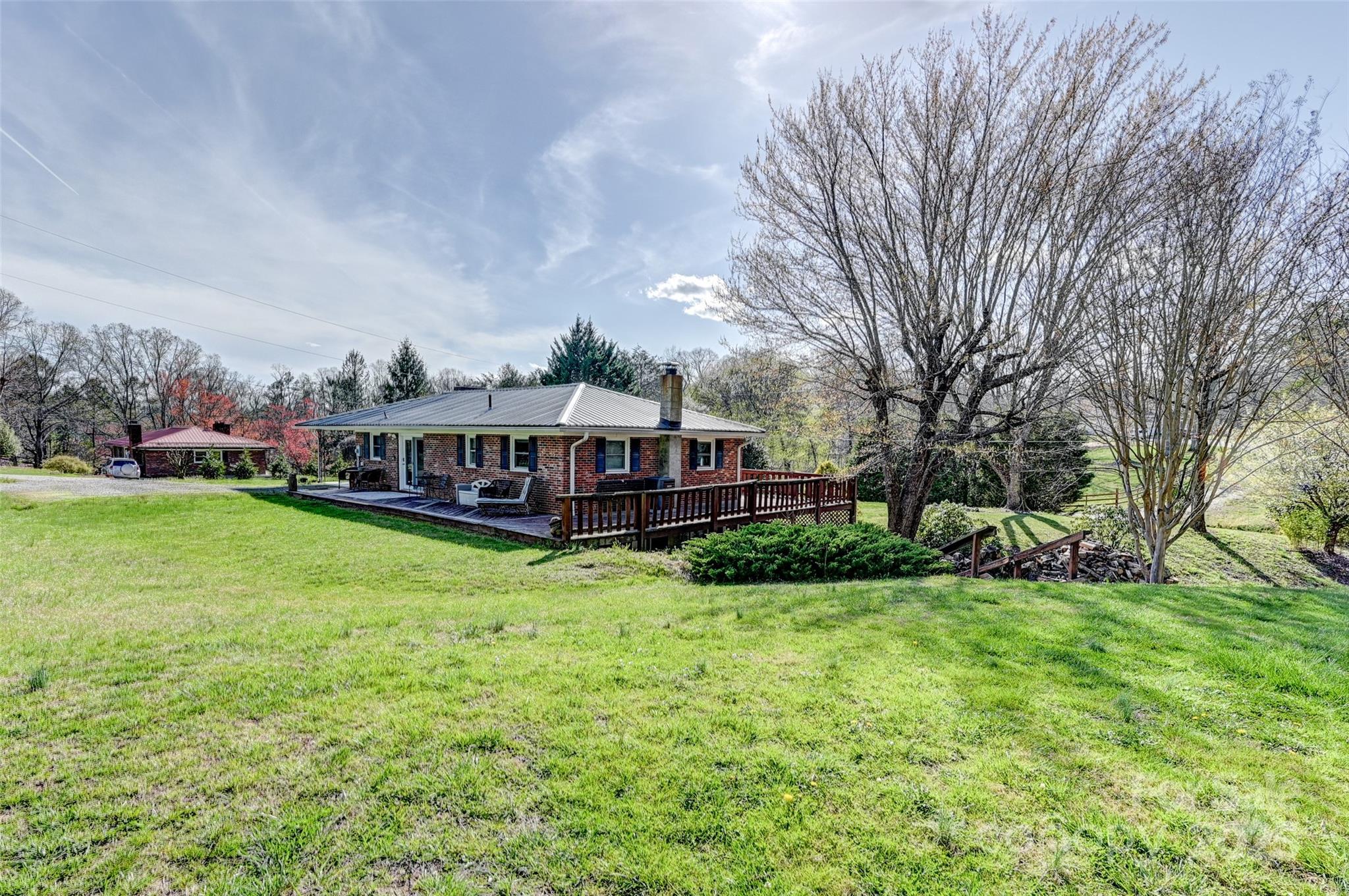 29 Delta Drive — Hendersonville