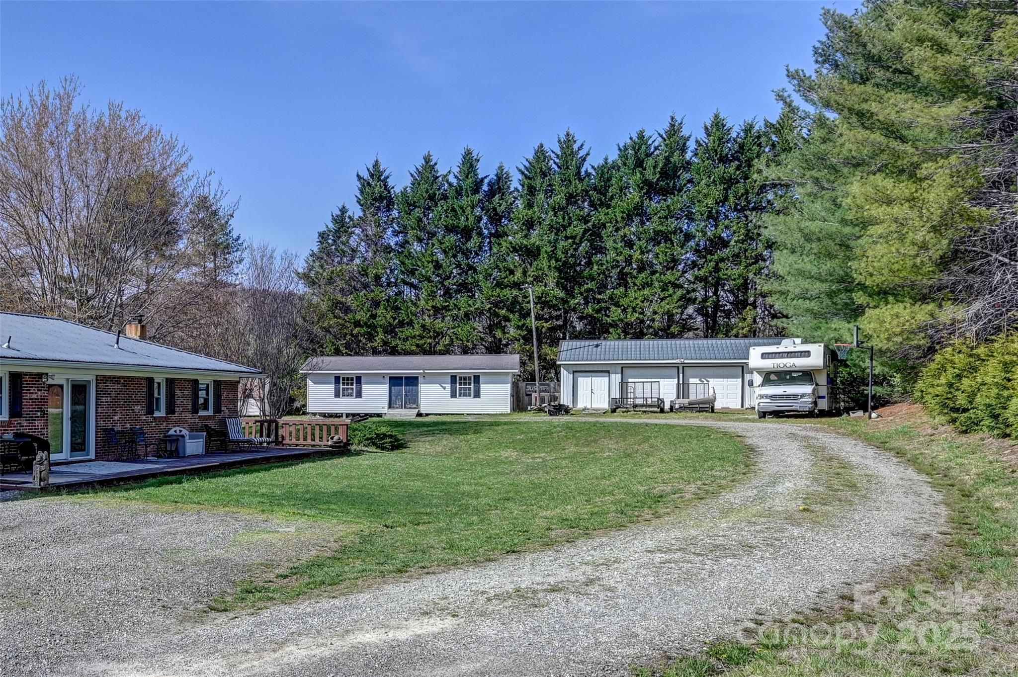 29 Delta Drive — Hendersonville