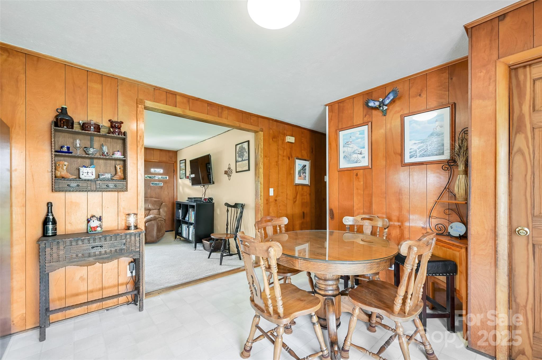 29 Delta Drive — Hendersonville
