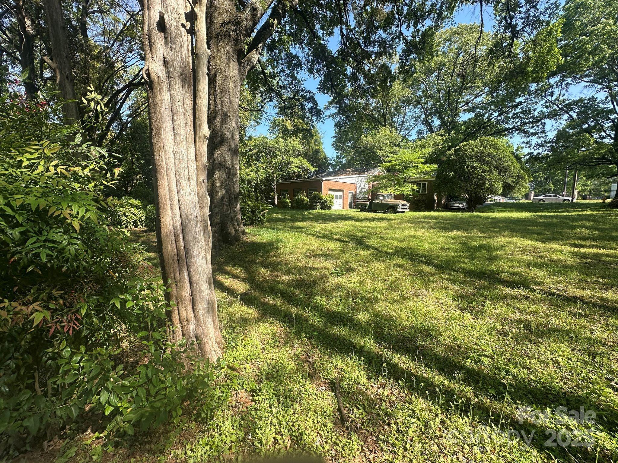 4301 The Plaza — Charlotte