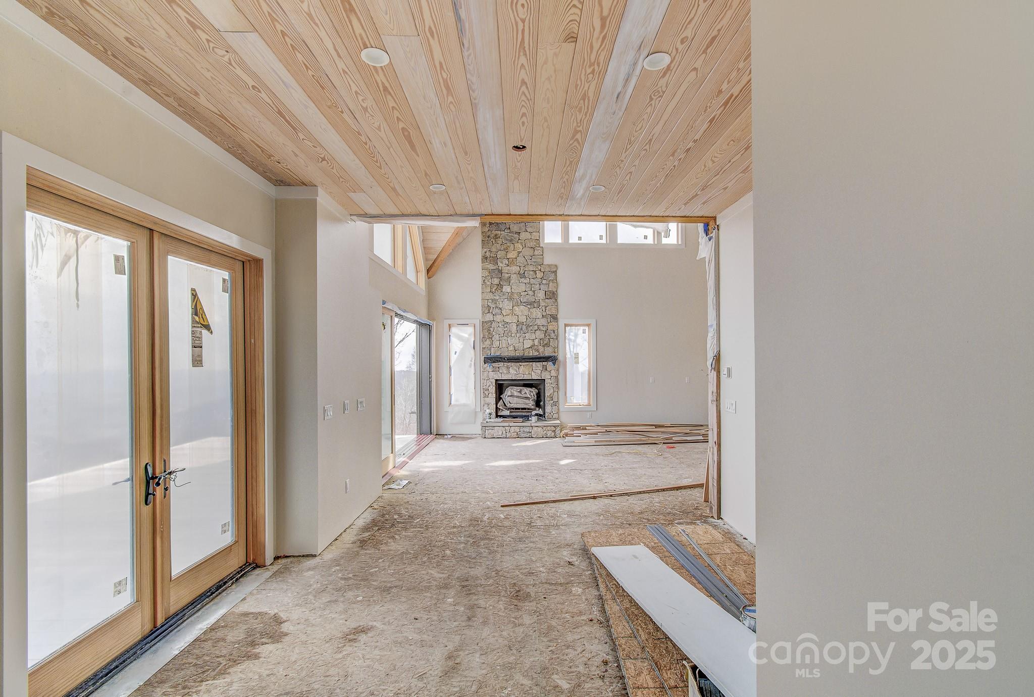 475 Dancing Bear Drive — Hendersonville