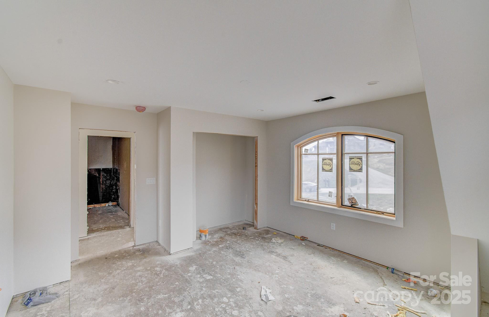 475 Dancing Bear Drive — Hendersonville