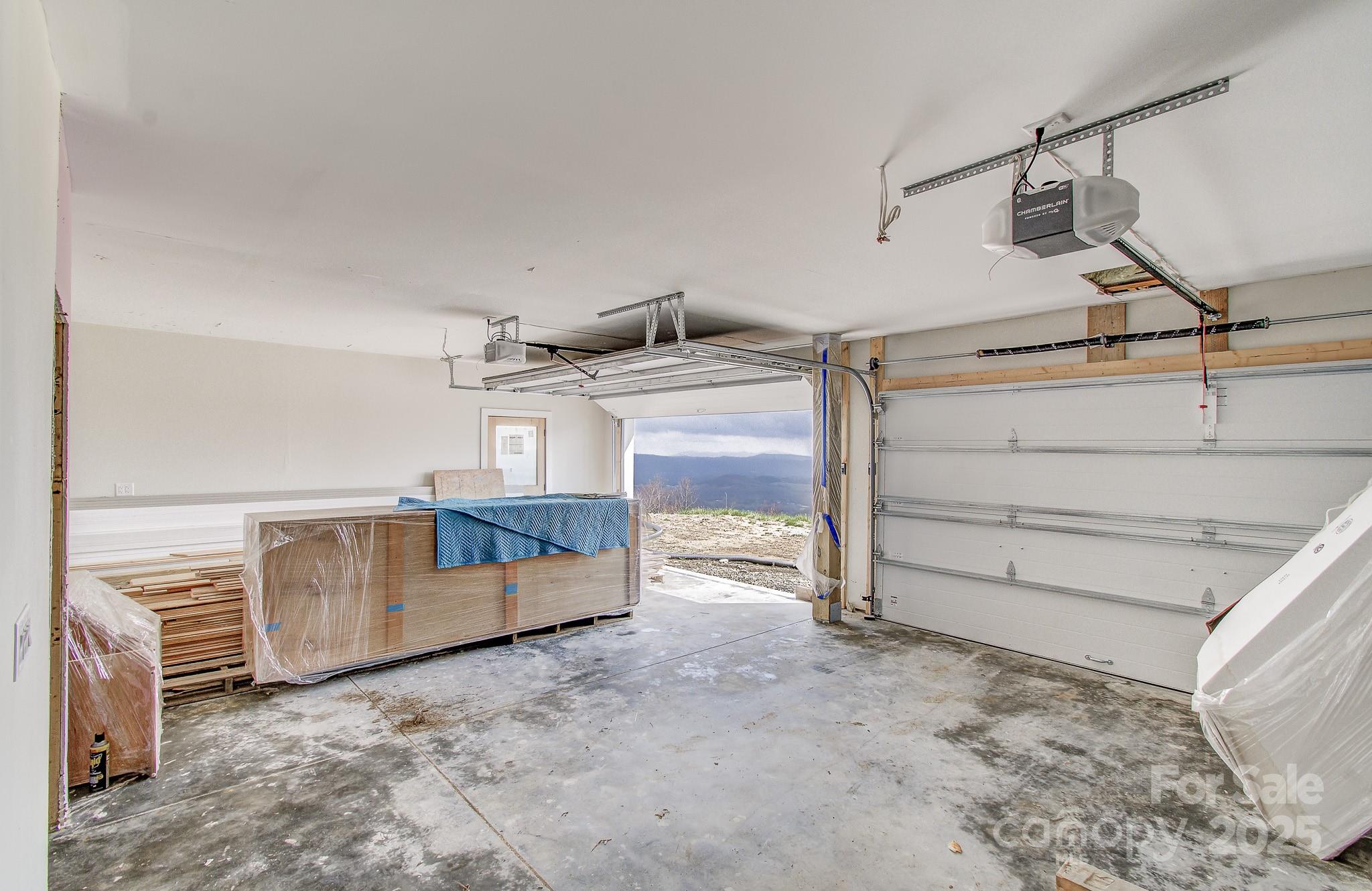 475 Dancing Bear Drive — Hendersonville