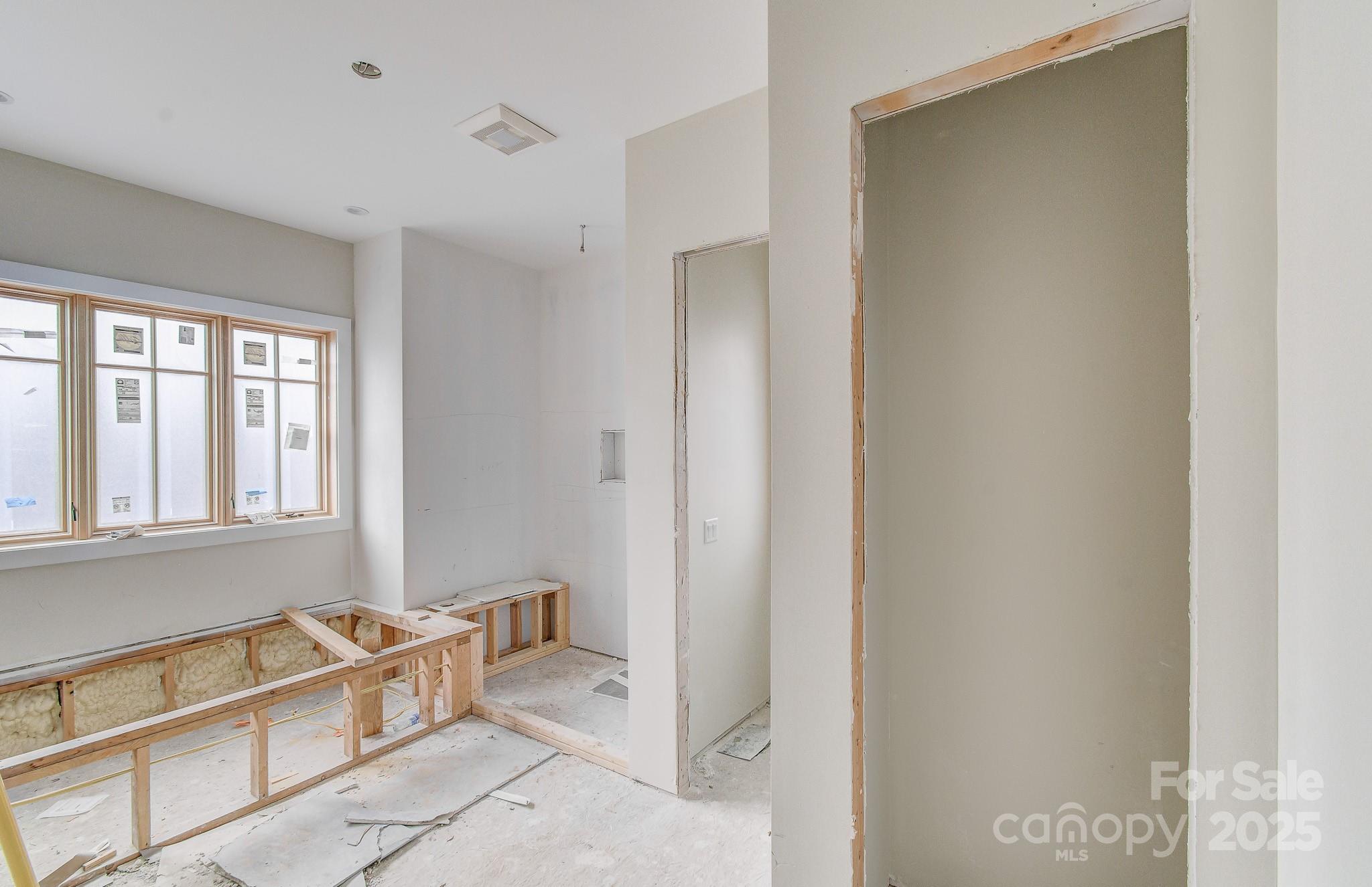 475 Dancing Bear Drive — Hendersonville