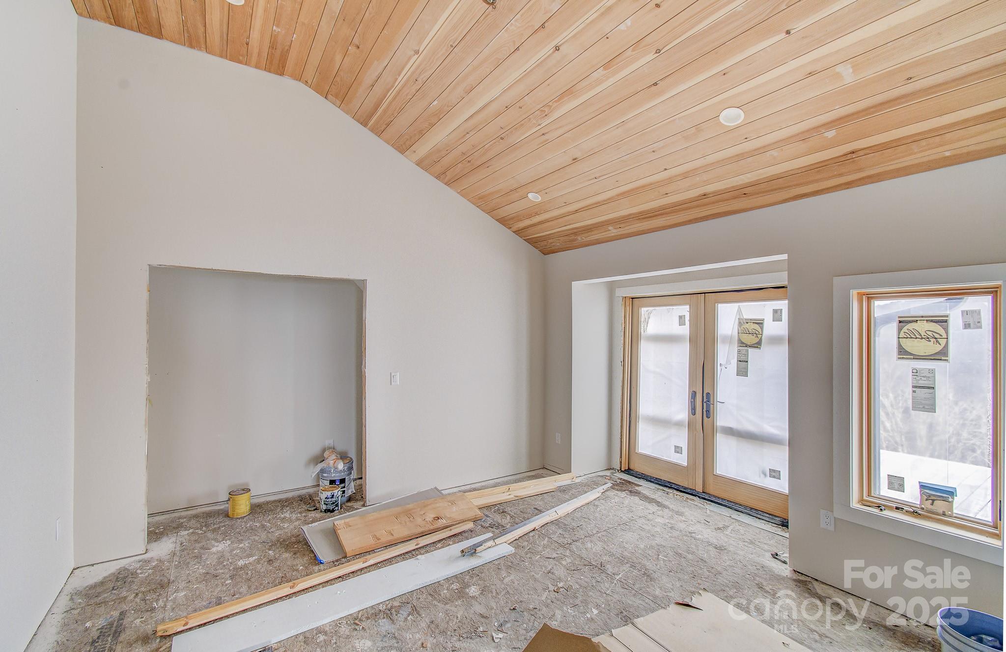 475 Dancing Bear Drive — Hendersonville