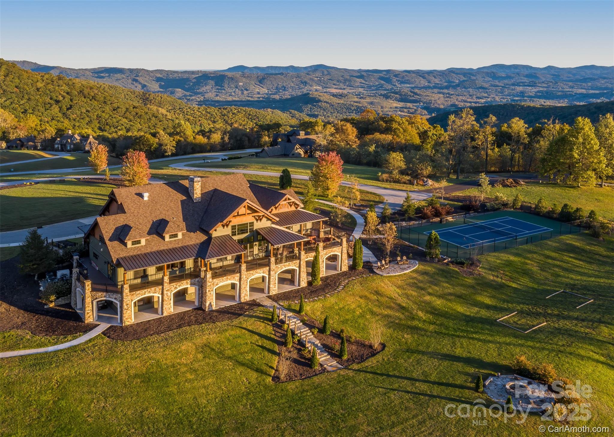 475 Dancing Bear Drive — Hendersonville