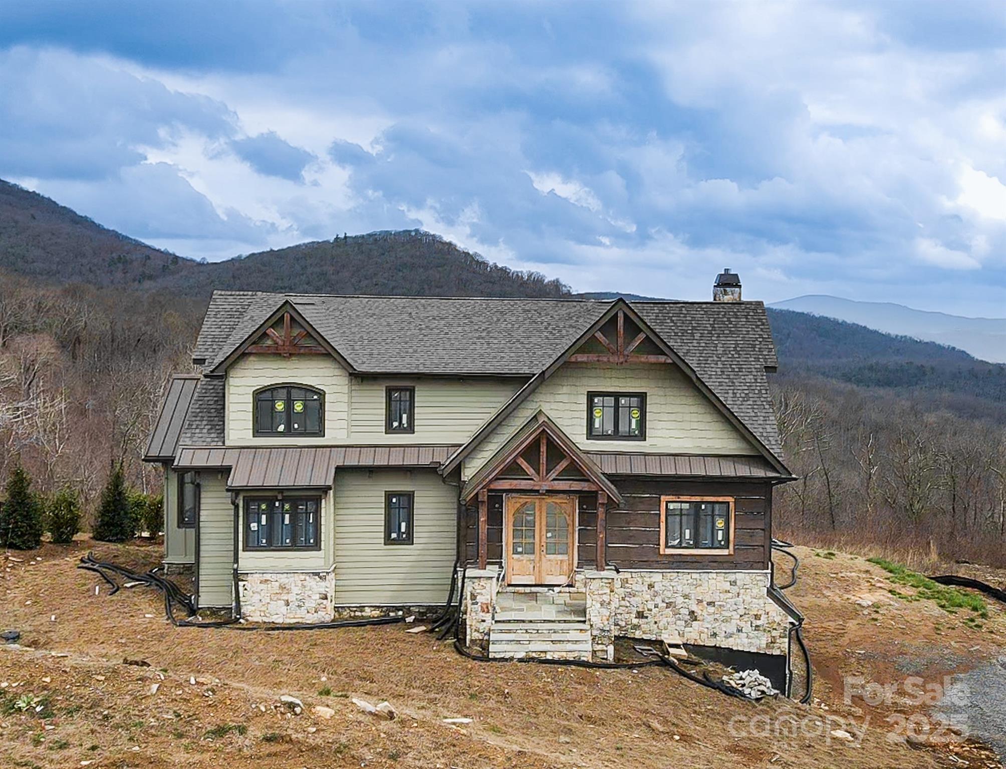475 Dancing Bear Drive — Hendersonville