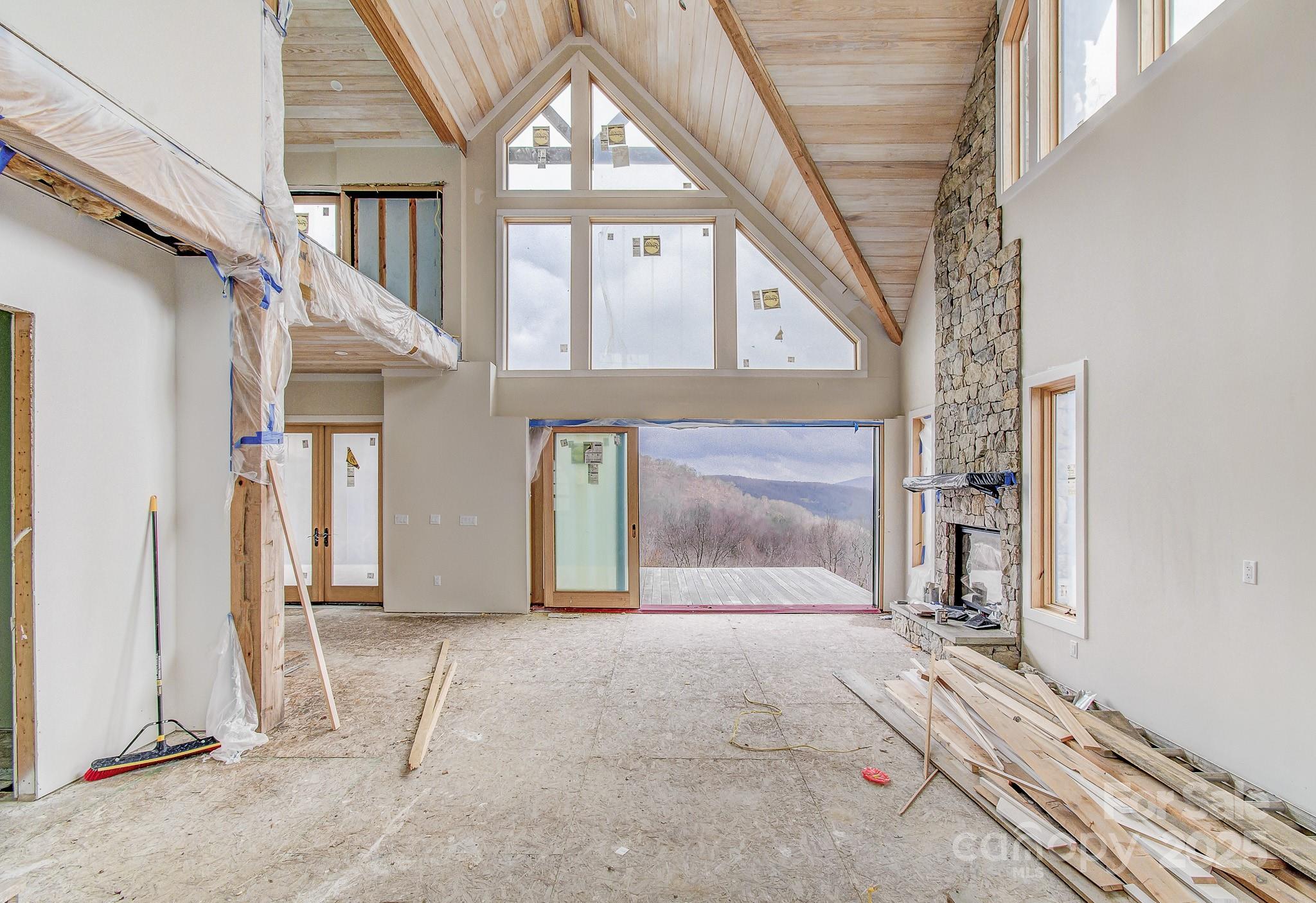 475 Dancing Bear Drive — Hendersonville