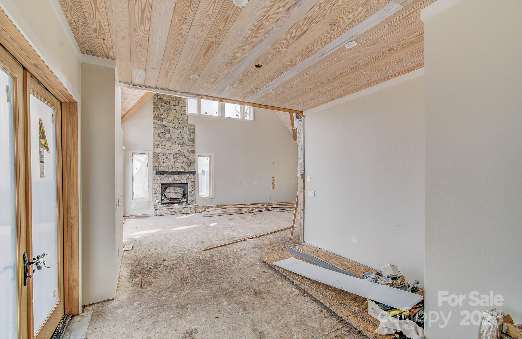 475 Dancing Bear Drive — Hendersonville