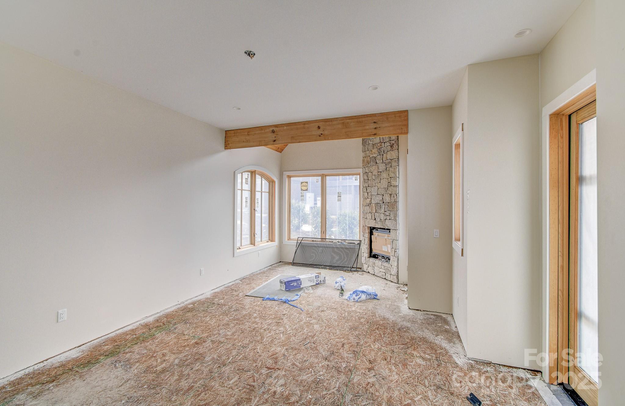 475 Dancing Bear Drive — Hendersonville