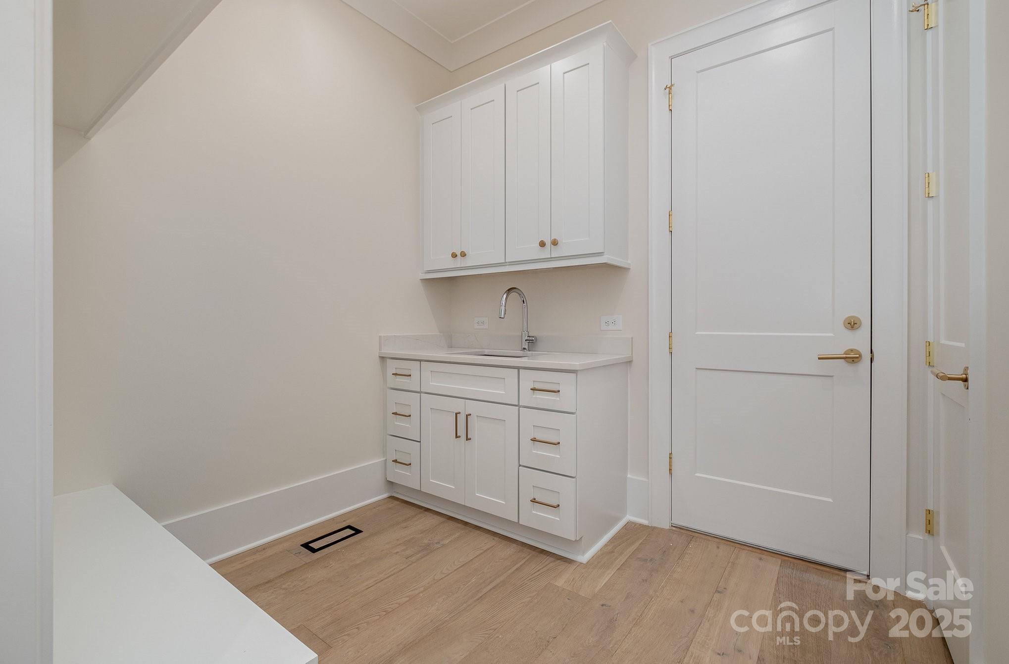 2924 Sharon View Road #B — Charlotte