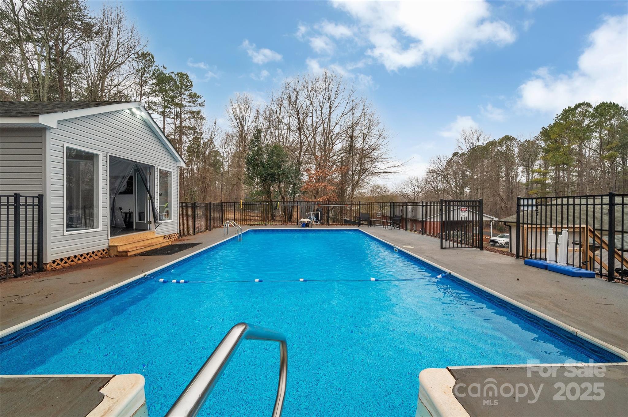 140 Wandering Lane — Bessemer City