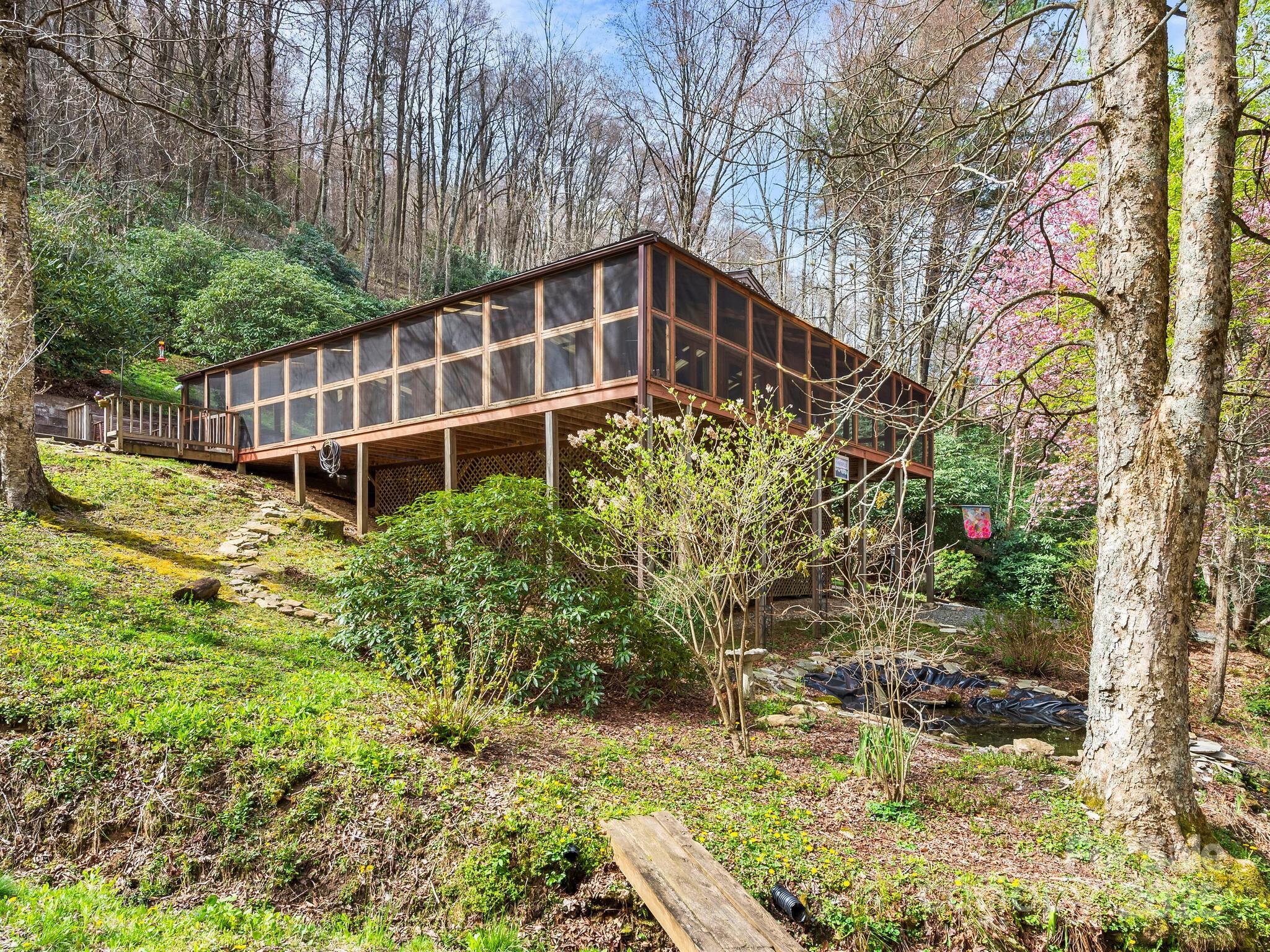 70 Fox Run — Hot Springs