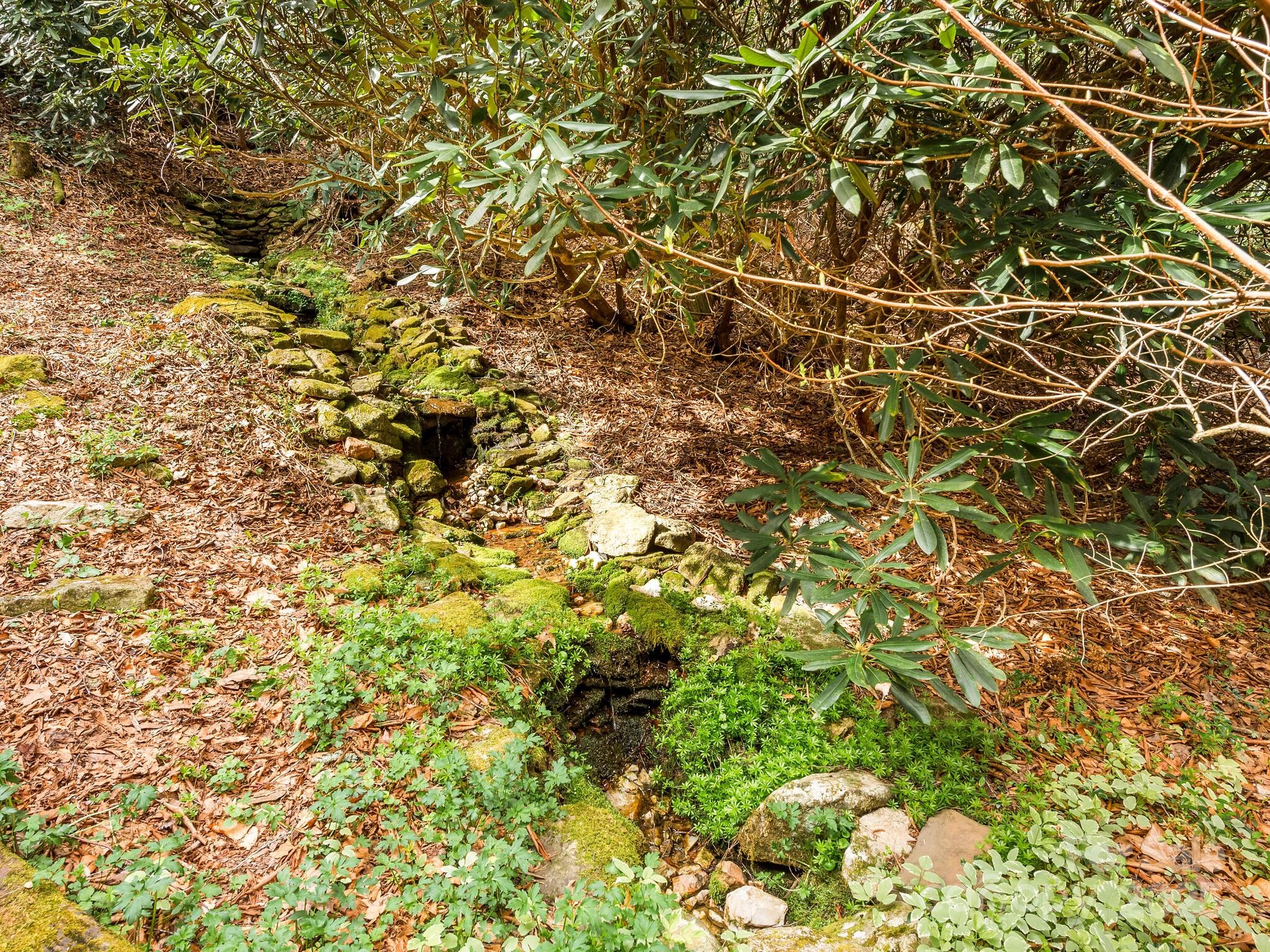 70 Fox Run — Hot Springs
