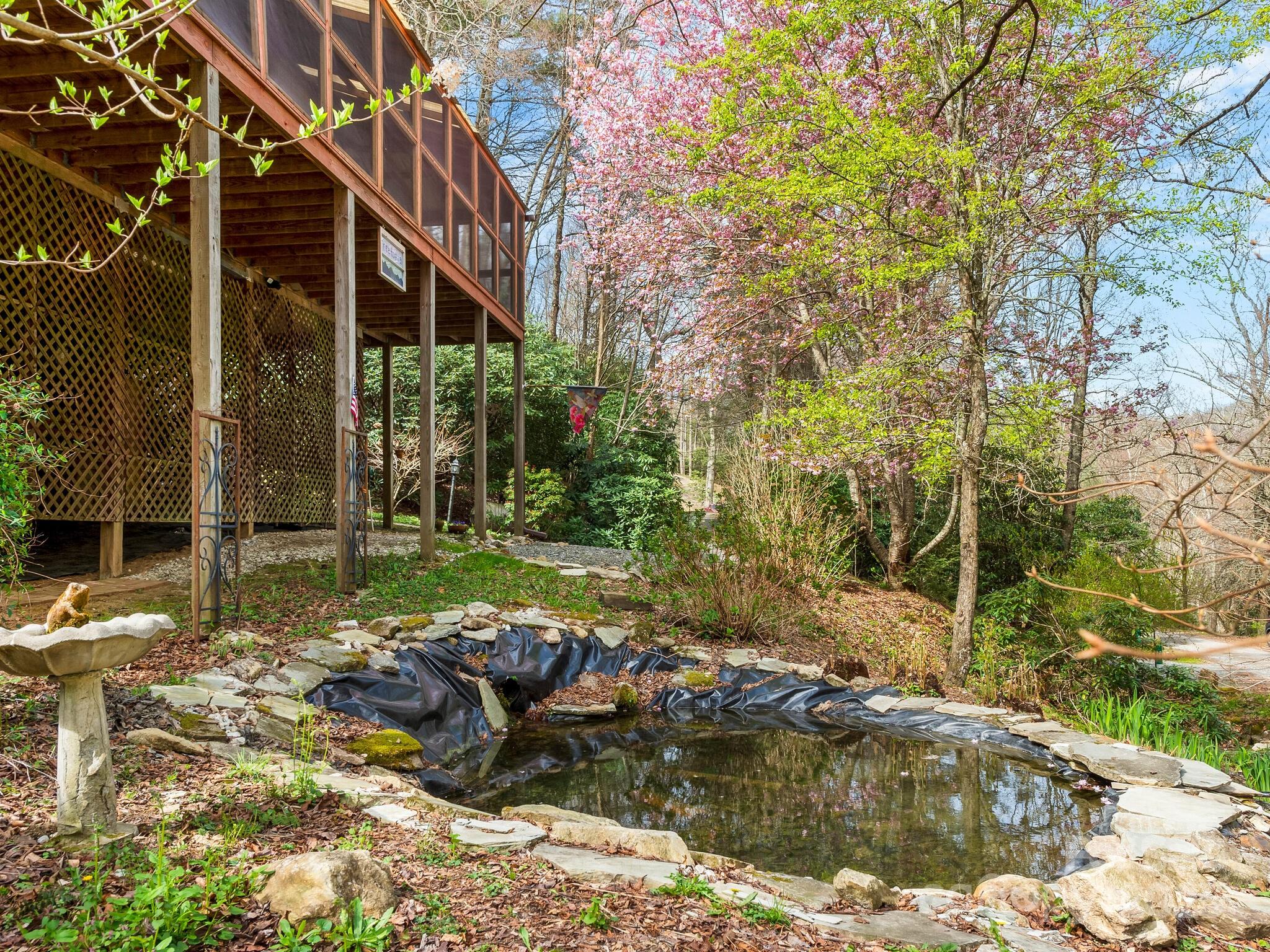 70 Fox Run — Hot Springs