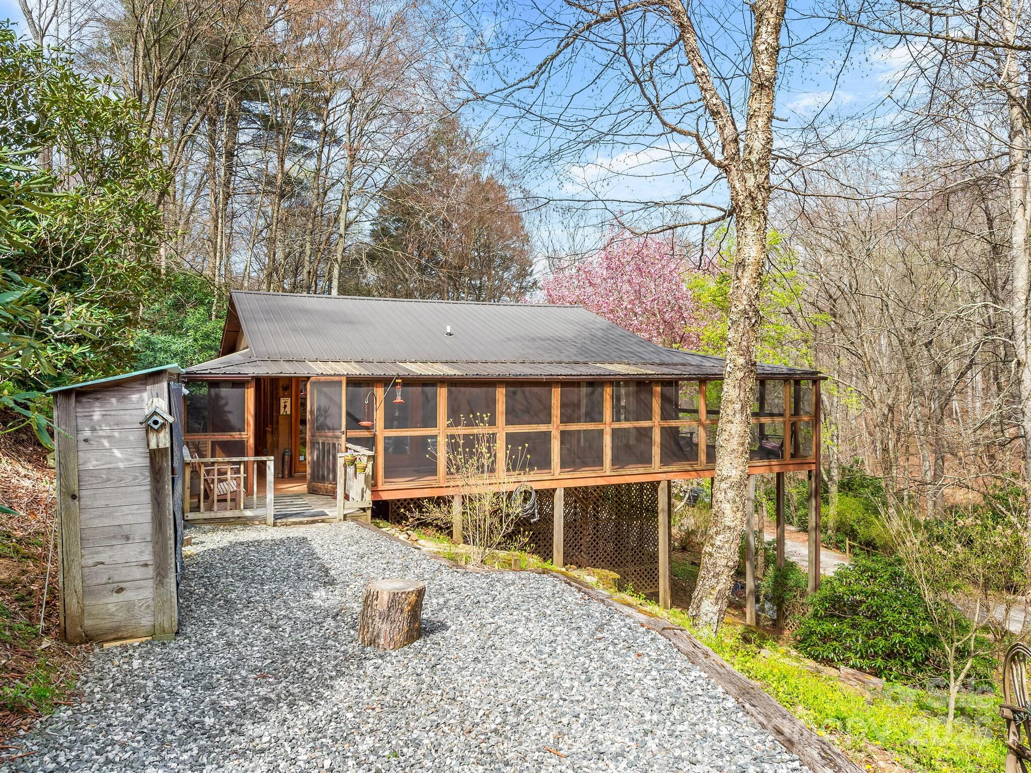 70 Fox Run — Hot Springs