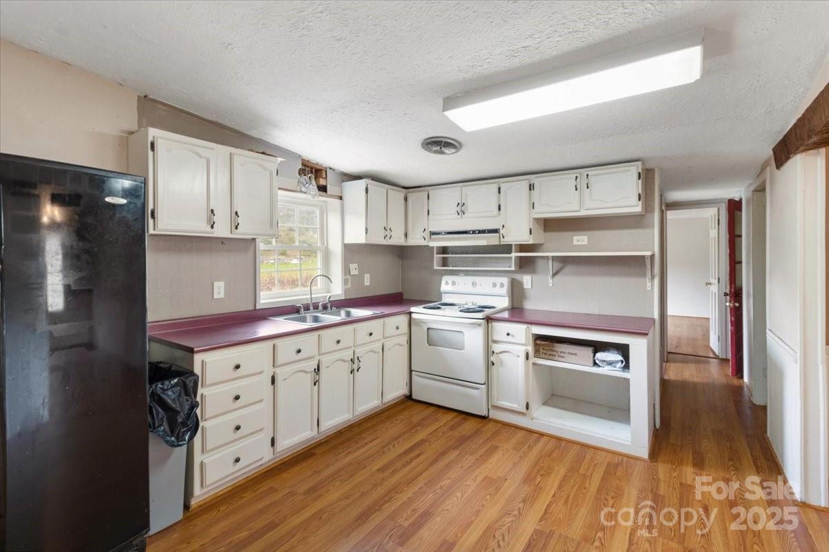 3722/3724 Walnut Creek Road — Marshall