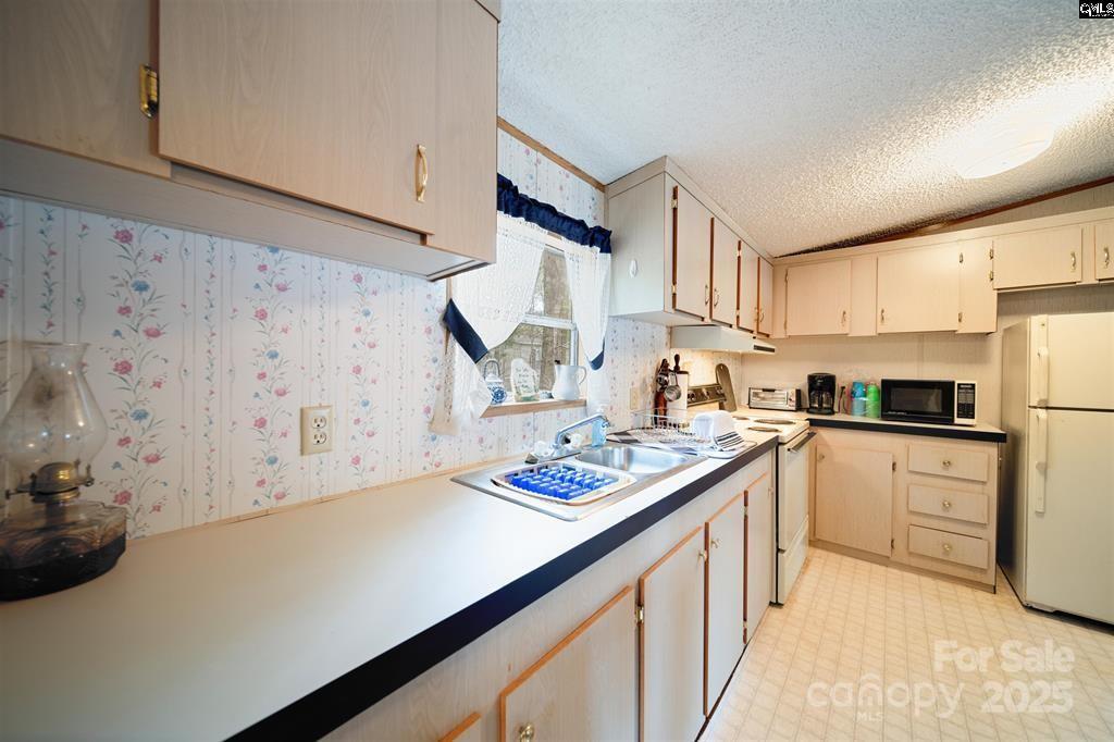 2342 Beaver Creek Road — Camden
