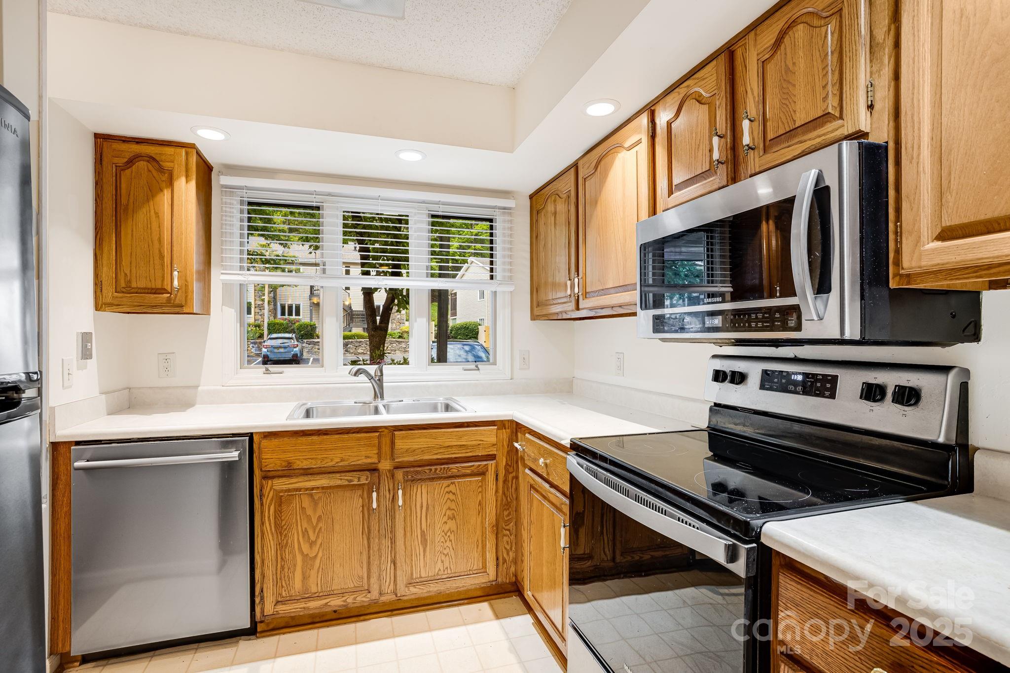 411 Britton Creek Drive #401 — Hendersonville