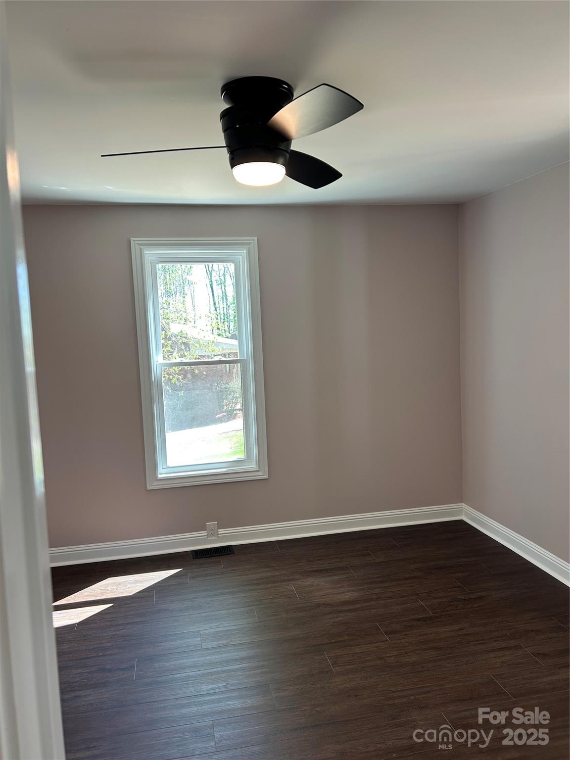 219 W Highland Avenue — Elkin