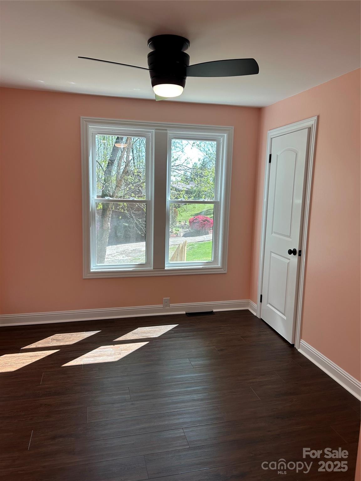 219 W Highland Avenue — Elkin