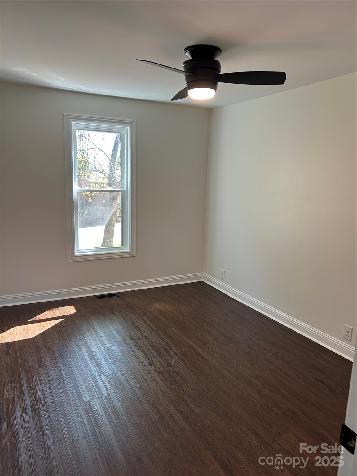 219 W Highland Avenue — Elkin