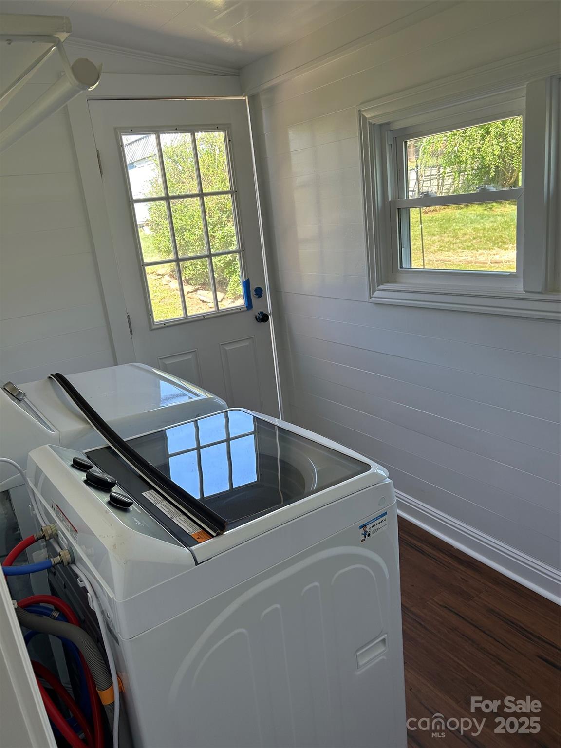 219 W Highland Avenue — Elkin