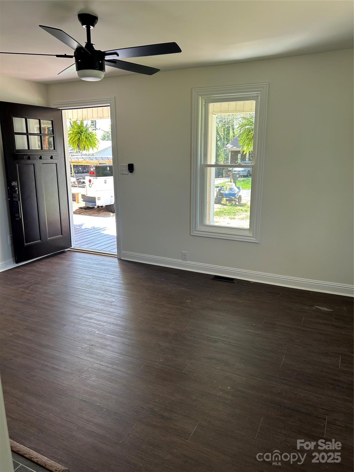 219 W Highland Avenue — Elkin