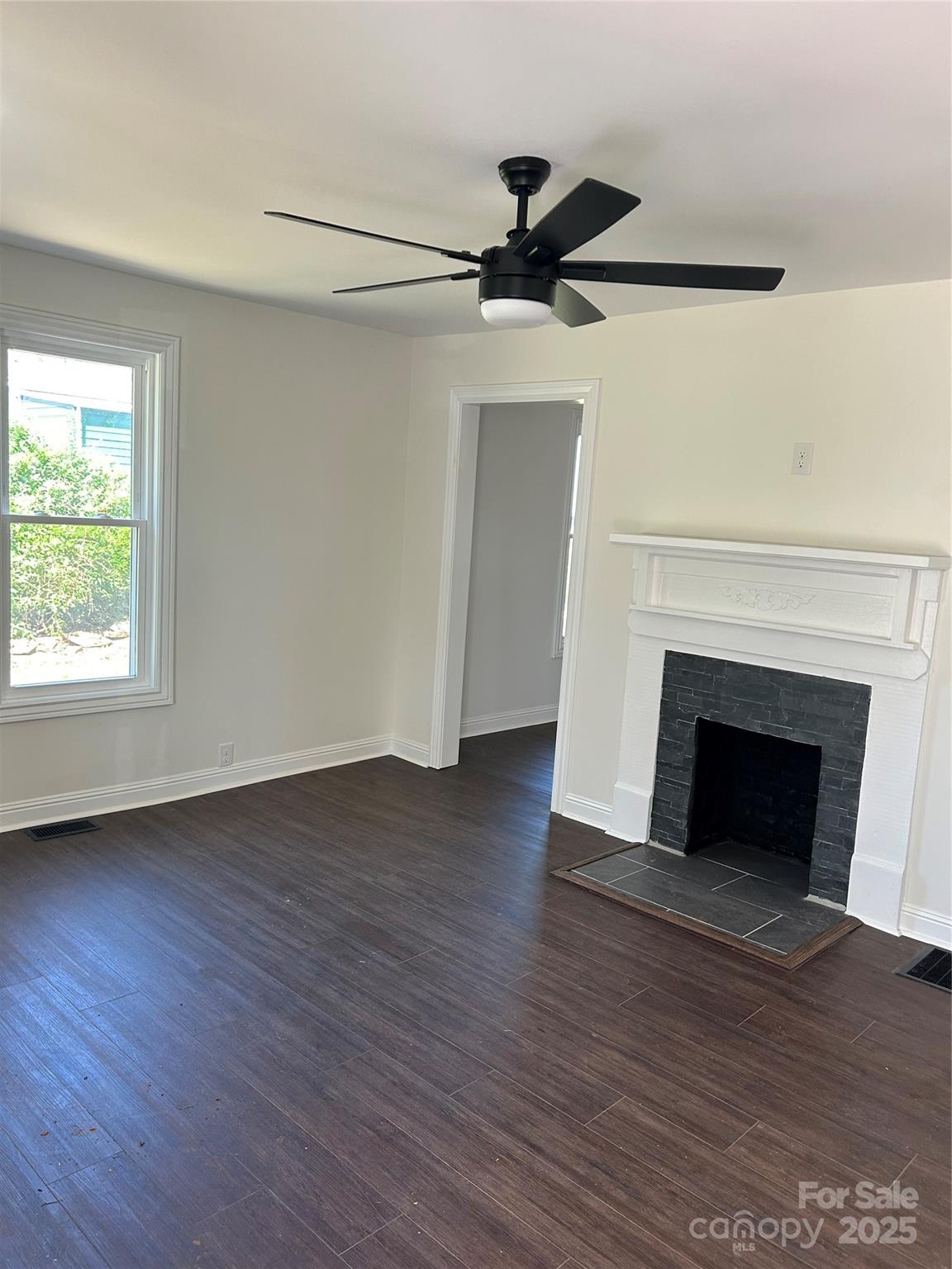 219 W Highland Avenue — Elkin