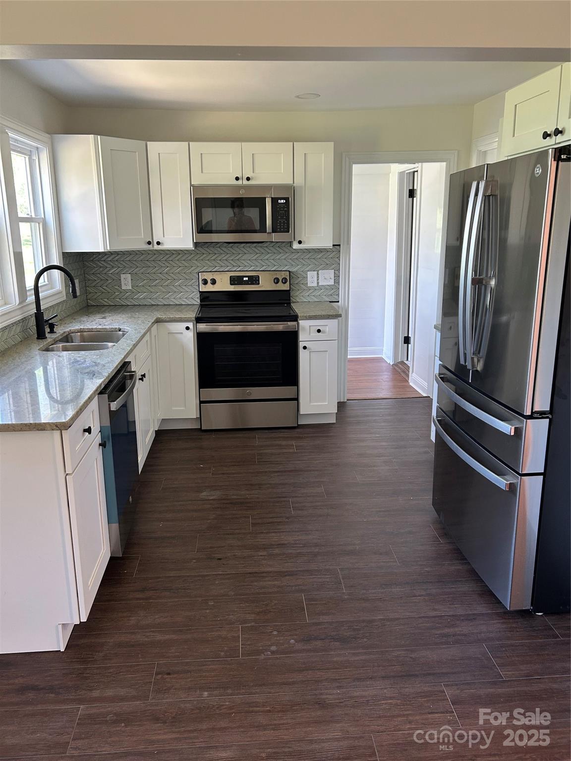 219 W Highland Avenue — Elkin