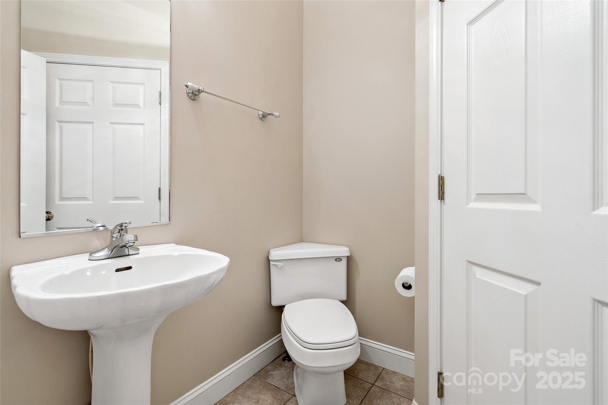 3 Teresa Way — Black Mountain