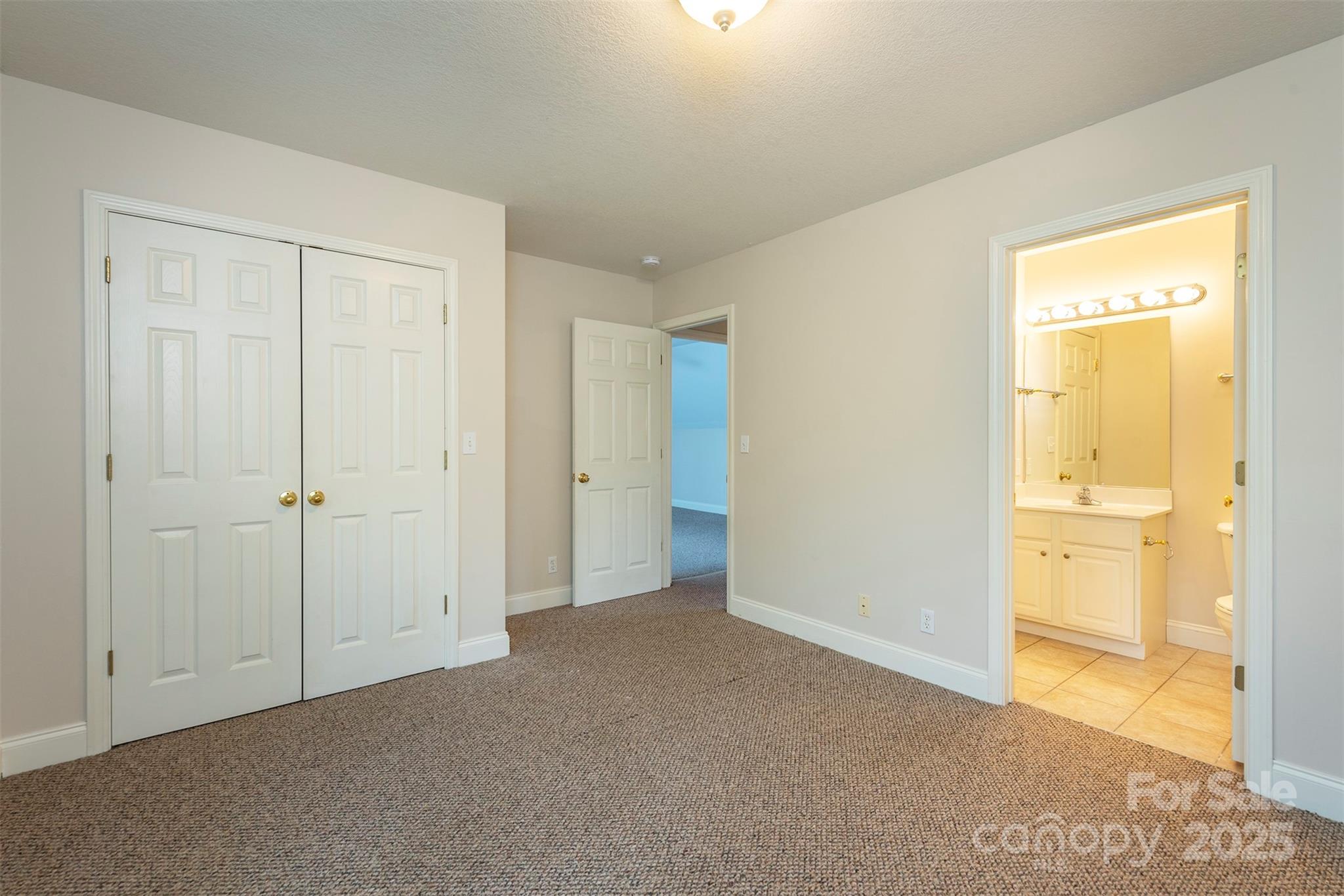 3 Teresa Way — Black Mountain