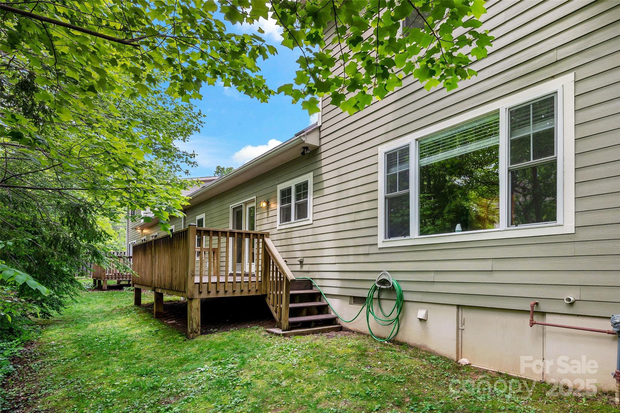 3 Teresa Way — Black Mountain