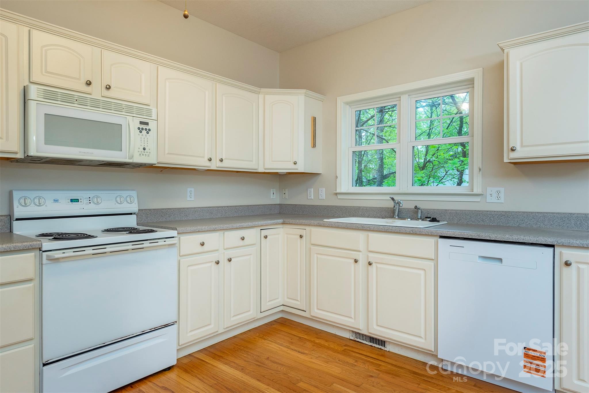 3 Teresa Way — Black Mountain